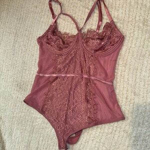 Lace Bodysuit in Mauve